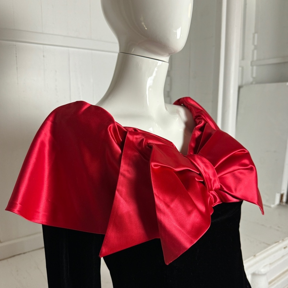 🎀 Vintage Handmade Velvet Satin Bow Dress